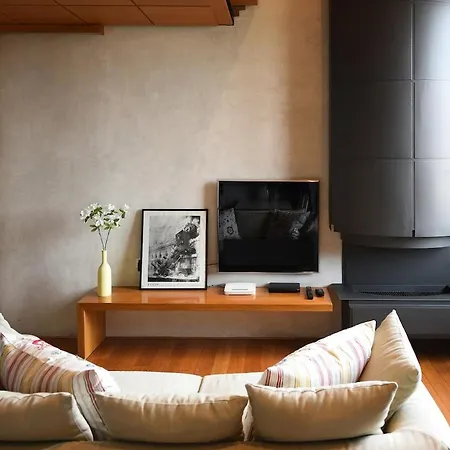 Modern Design In Historic Διαμέρισμα